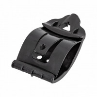 Dispozitiv de fixare saci de nisip pe prelata