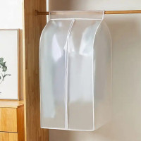 Organizator protectie haine, dimensiune 90 x 60 x 50 cm. culoare transparent, material textil Organizator protectie haine, dimensiune 90 x 60 x 50 cm. culoare transparent, material textil