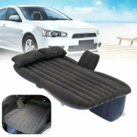 Saltea gonflabila pentru bancheta spate auto, dimensiune 138 x 85cm cu pompa electrica inclusa, culoare Neagra Saltea gonflabila pentru bancheta spate auto, dimensiune 138 x 85cm cu pompa electrica inclusa, culoare Neagra
