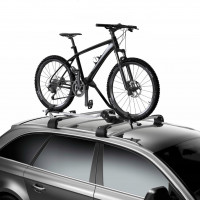 Suport auto pentru transport bicicleta in pozitie verticala, montaj rapid pe barele transversale, capacitate 15kg Suport auto pentru transport bicicleta in pozitie verticala, montaj rapid pe barele transversale, capacitate 15kg
