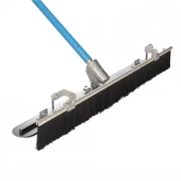 Lipa manuala BISONTE 900 mm/200 mm pentru nivelarea, finisarea si perierea betonului, maner 1.8 m Lipa manuala BISONTE 900 mm/200 mm pentru nivelarea, finisarea si perierea betonului, maner 1.8 m