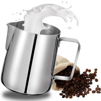 Cana din inox, latiera pentru spumare cu maner, Quasar & Co.®, cana de lapte sau cappucino, cu cioc, cana pentru bar, cana barista, 600 ml, h 11 cm