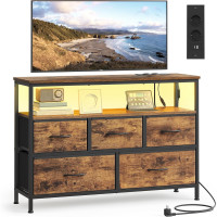 SONGMICS Comoda cu iluminare LED, statie incarcare cu prize si USB, 5 sertare si raft deschis, stil industrial, 99x30x68 cm, maro rustic SONGMICS Comoda cu iluminare LED, statie incarcare cu prize si USB, 5 sertare si raft deschis, stil industrial, 99x30x68 cm, maro rustic