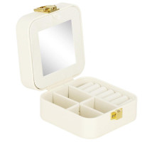 (DL) Cutie depozitare si organizare bijuterii, MDF, piele ecologica, 10 x 10 x 5cm, crem (DL) Cutie depozitare si organizare bijuterii, MDF, piele ecologica, 10 x 10 x 5cm, crem