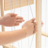 Organizator vertical pentru jucarii si plusuri, din lemn natural de pin, cu corzi elastice laterale pentru acces rapid, design tip turn pentru economi [11]