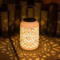 Felinar decorativ solar, LED, pentru exterior, 12x12x18.5cm, alb Felinar decorativ solar, LED, pentru exterior, 12x12x18.5cm, alb